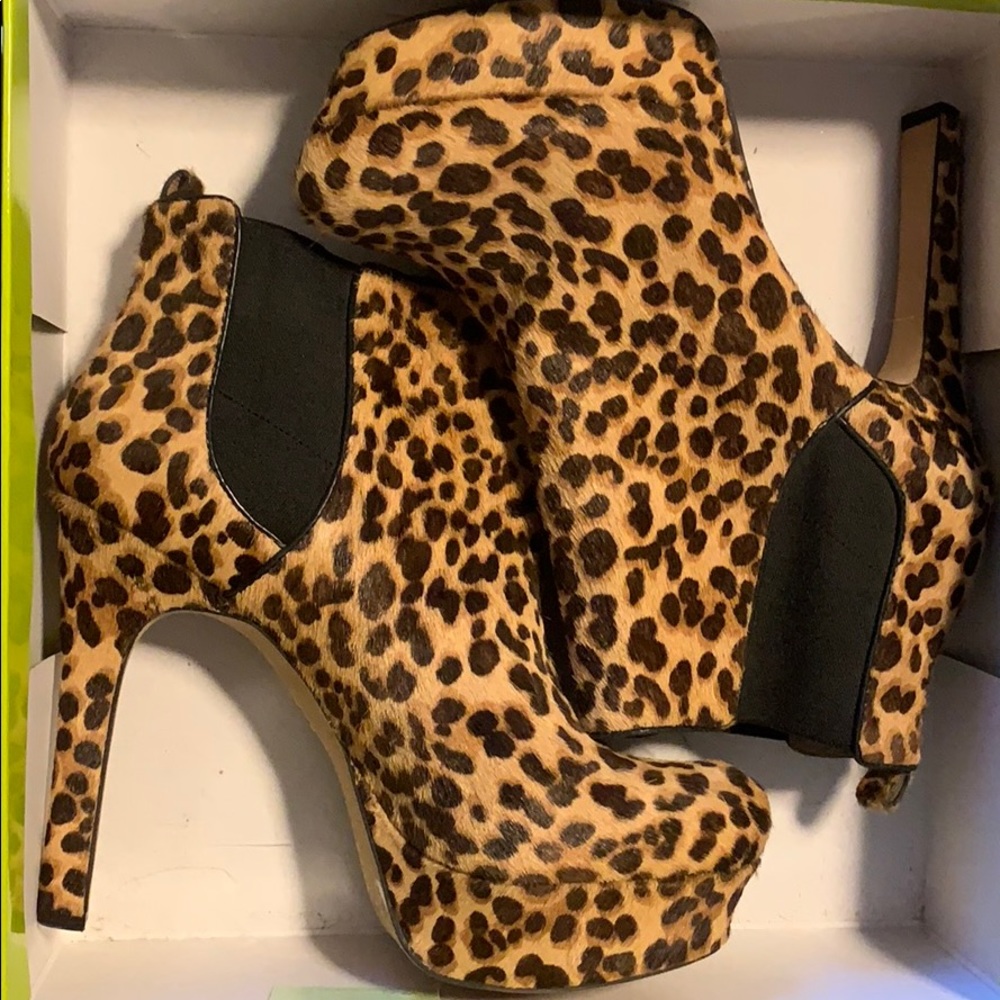 Gianni Bini Booties